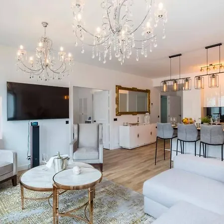 1 Puerto Banus Second Line, Luxury Apartmán *