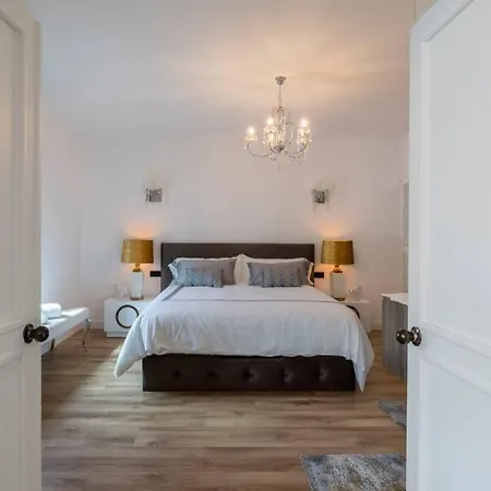 1 Puerto Banus Second Line, Luxury *