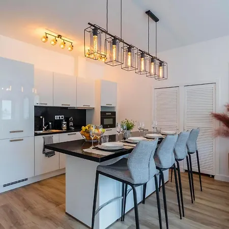 Apartment 1 Puerto Banus Second Line, Luxury Marbella