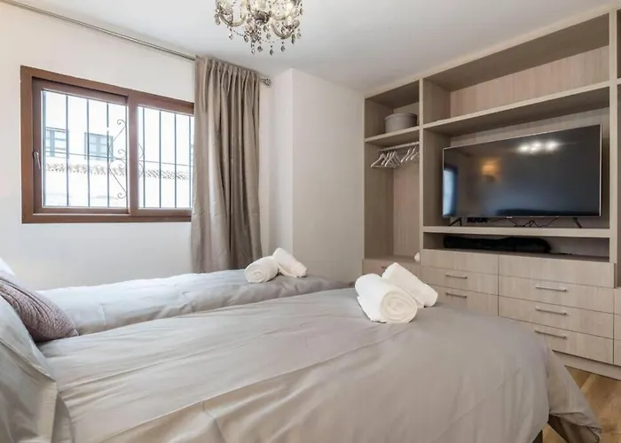 1 Puerto Banus Second Line, Luxury דירה